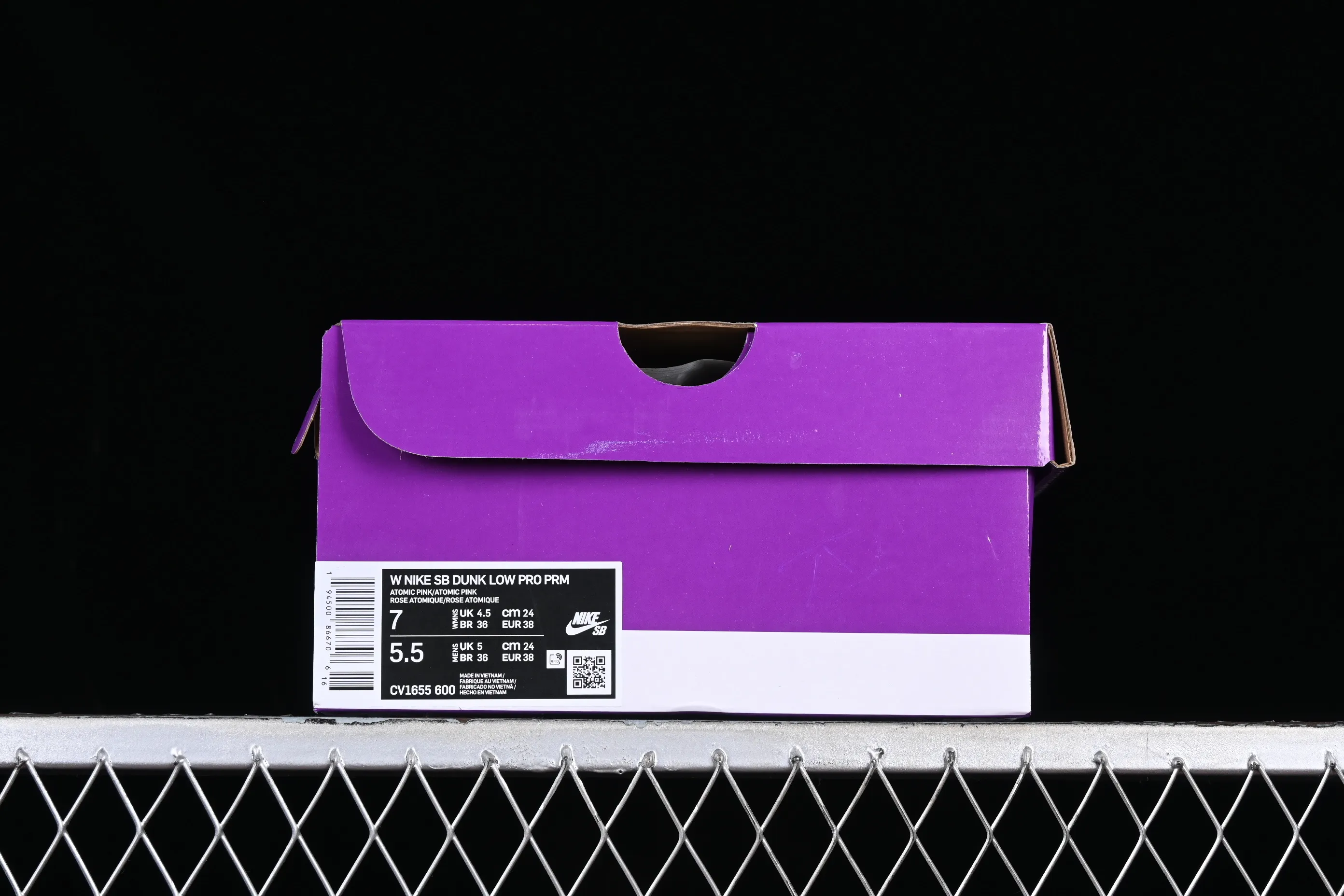 All Categories Nk SB Dunk Series Nk SB Dunk Low low-top sneakers NK SB Dunk Low "Pink" suede pink salmon pink and white suede smashed backboard fashion casual sneakers CV1655-600
